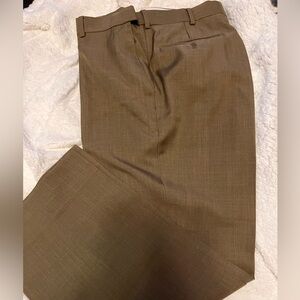 Men’s size 34x32 brown Covington brand dress pants.  Perfect